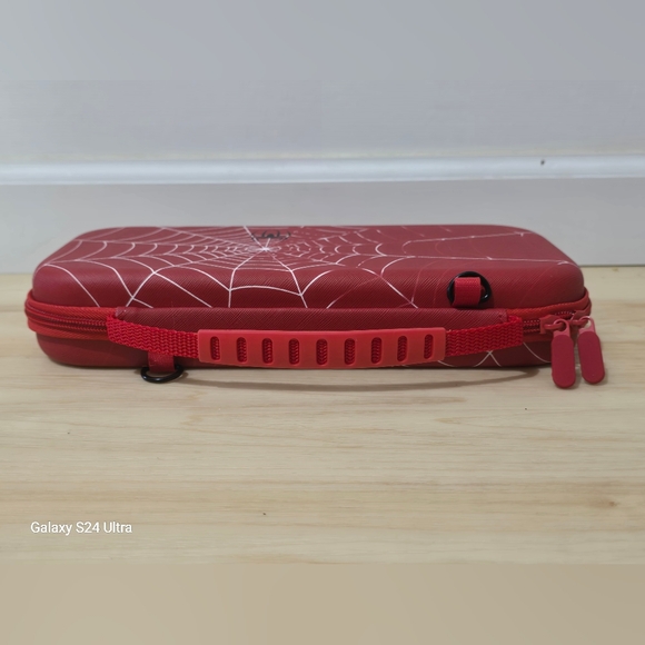 Nintendo Switch 2 Carrying Case - Red Cute Kawaii Design with Handle and Strap - Picture 8 of 9